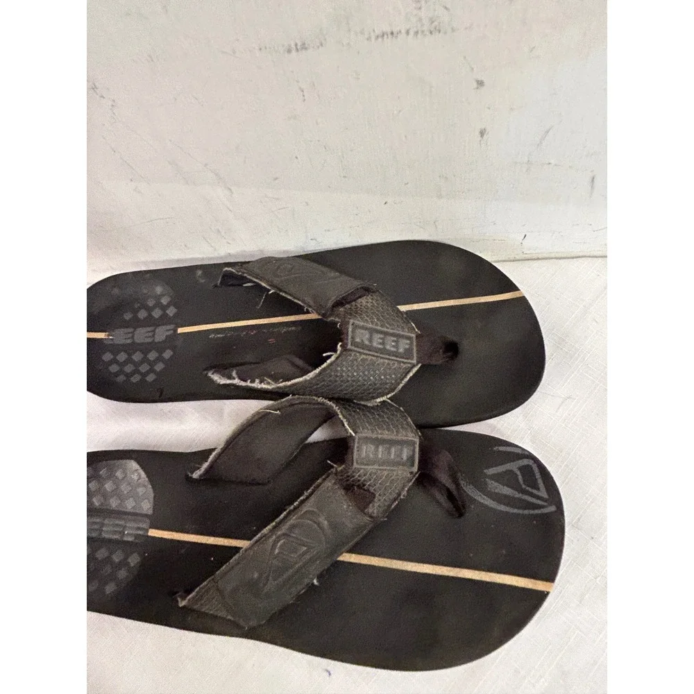 Reef Flip Flop Sandals Size 9 Black Frayed Strap Sporty Beach Women